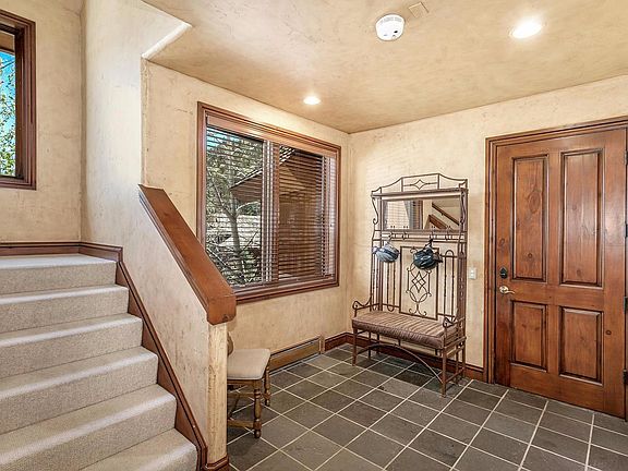 4th image of 593 Sawatch Dr #Penthouse 2