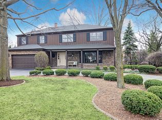 134 Surrey Ln, Burr Ridge, IL 60527