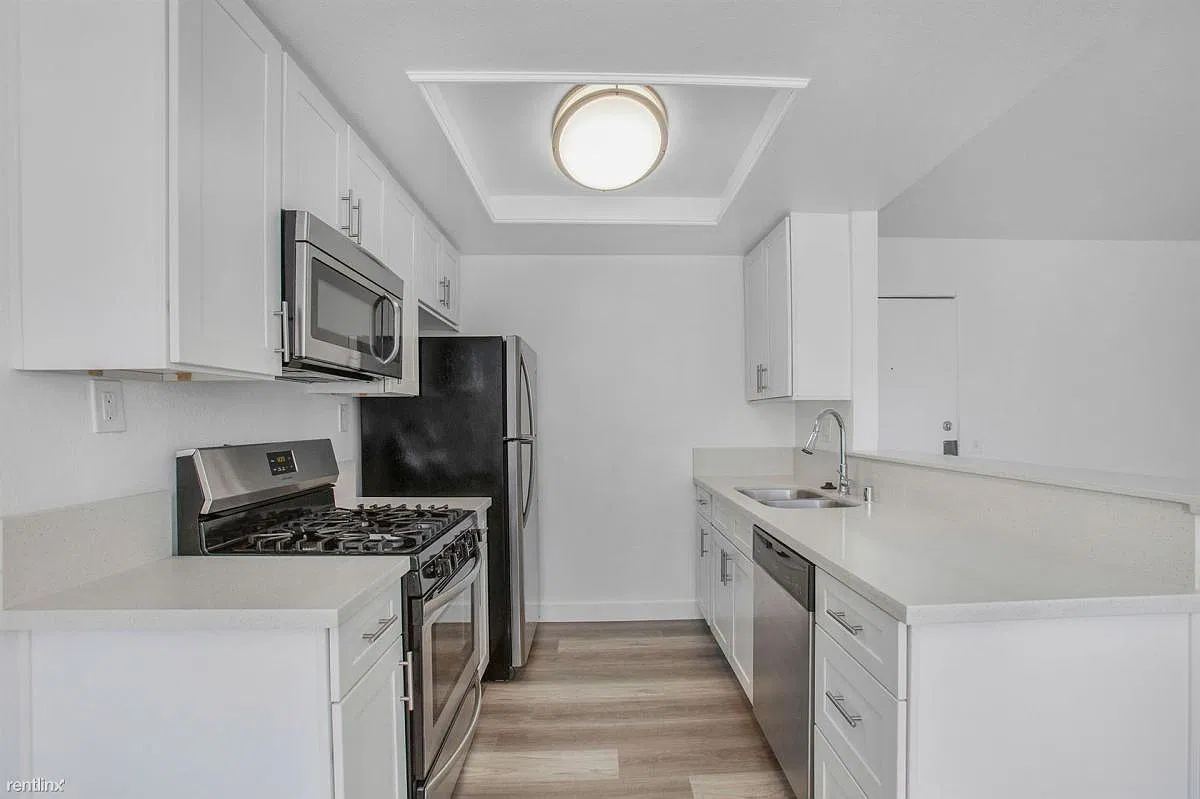 Sierra Crest Apartments — Photo 2
