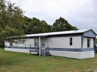 8 Chapman Ln, Winfield, MO 63389