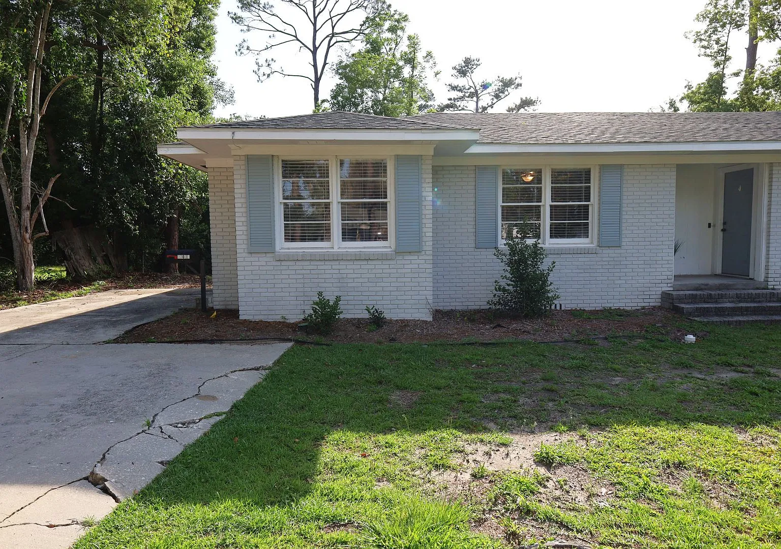 1709 Azalea Dr Unit B — Photo 1