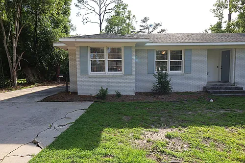1709 Azalea Dr #B Photo 1