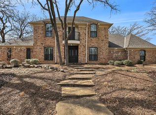 3825 Welwyn Way Dr, Bedford, TX 76021