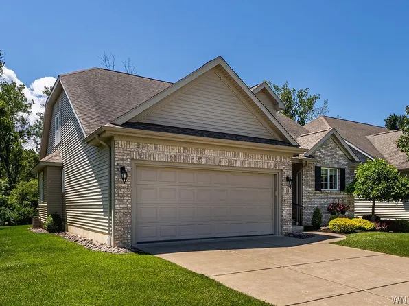 13 Logan Ln, Lancaster, NY 14086