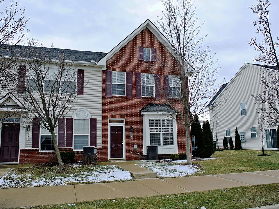 Private Entry Colonial Condo