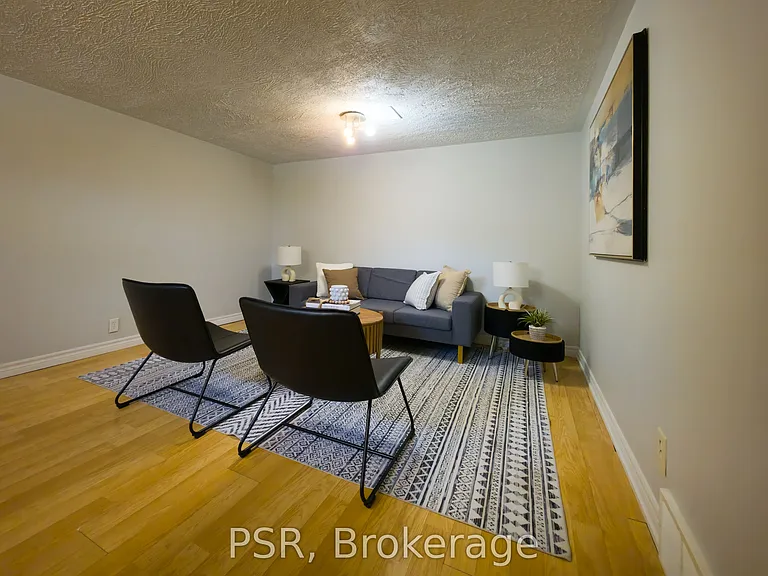 11 Elmsdale Dr — Photo 18
