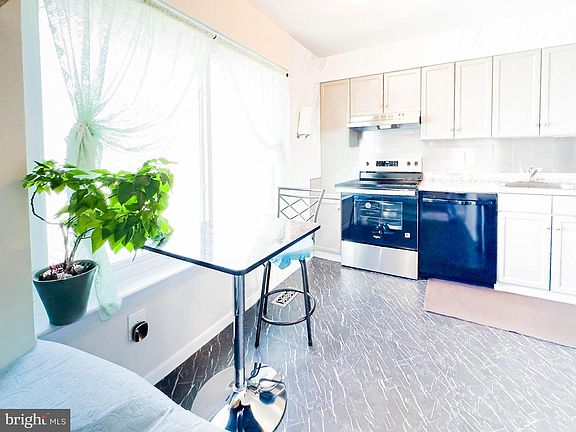 2nd image of 5859 Hunt Hill Dr #12-05
