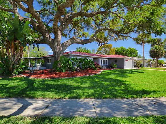 4th image of 827 Iris Dr