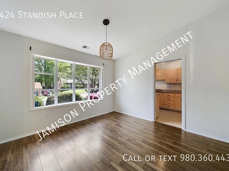 1424 Standish Pl — Photo 3