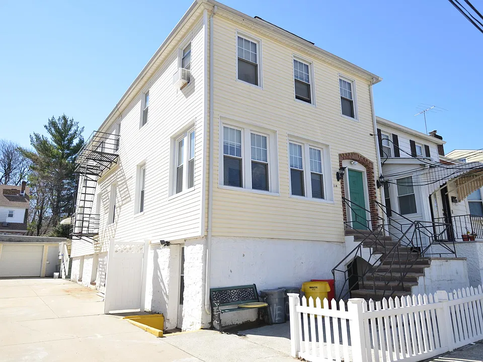 114 Cox Ave #2