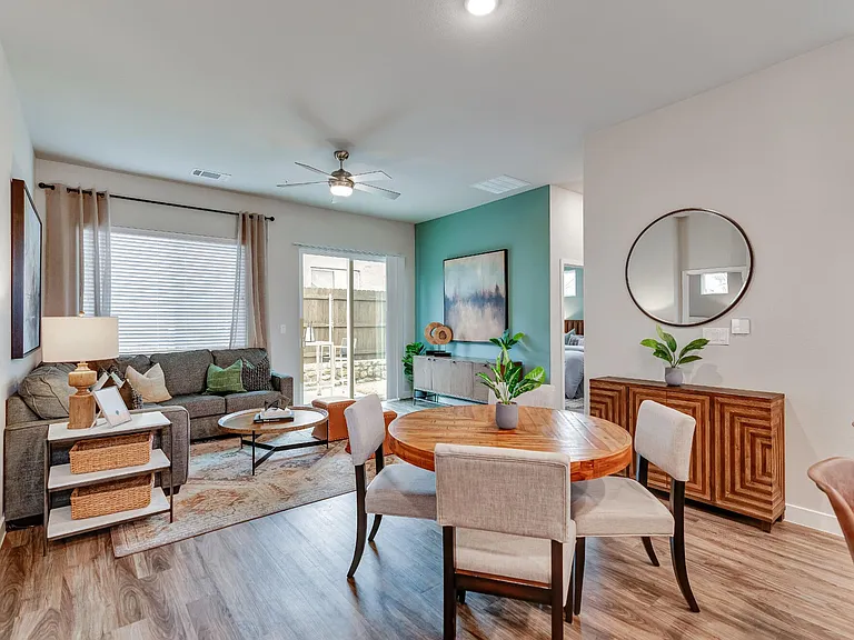 VLux Stoneridge — Photo 88