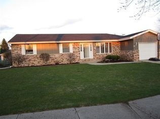 9815 Lincoln Ct, Crown Point, IN 46307