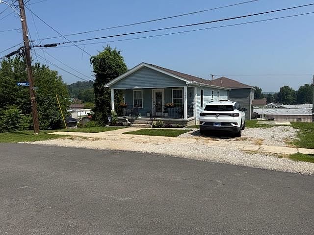 1st image of 200 E 4th St