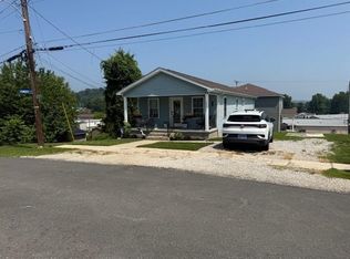 200 E 4th St, Grayson, KY 41143