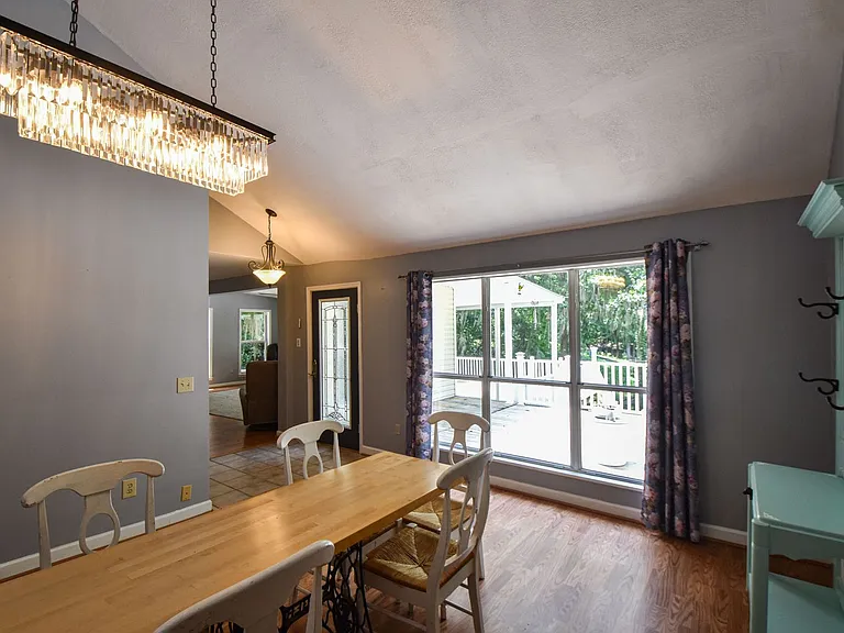 555 Shady Acres Dr — Photo 21