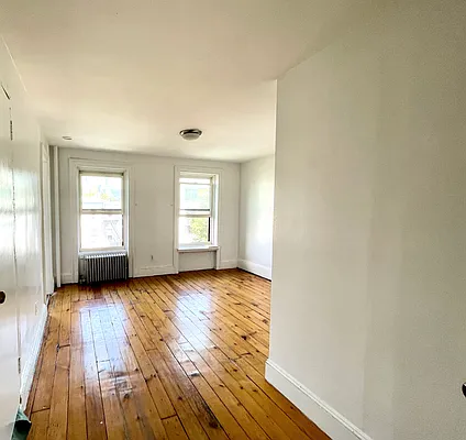 Rented by Realty Collective | media 11