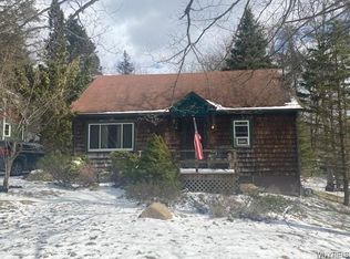 7437 Chestnut Ridge Rd, Orchard Park, NY 14127