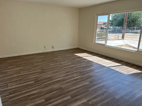 14624 Willow St #B, Hesperia, CA 92345