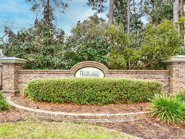 1043 Penny Ln — Photo 3
