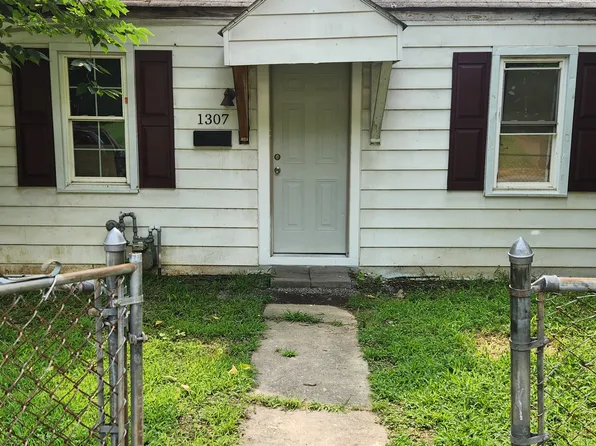1307 Aspen St, Danville, VA 24540
