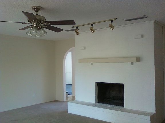 5th image of 211 Wildwood Dr
