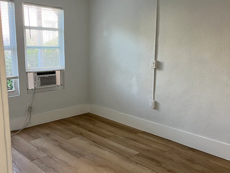 414 33rd St #101 — Photo 9