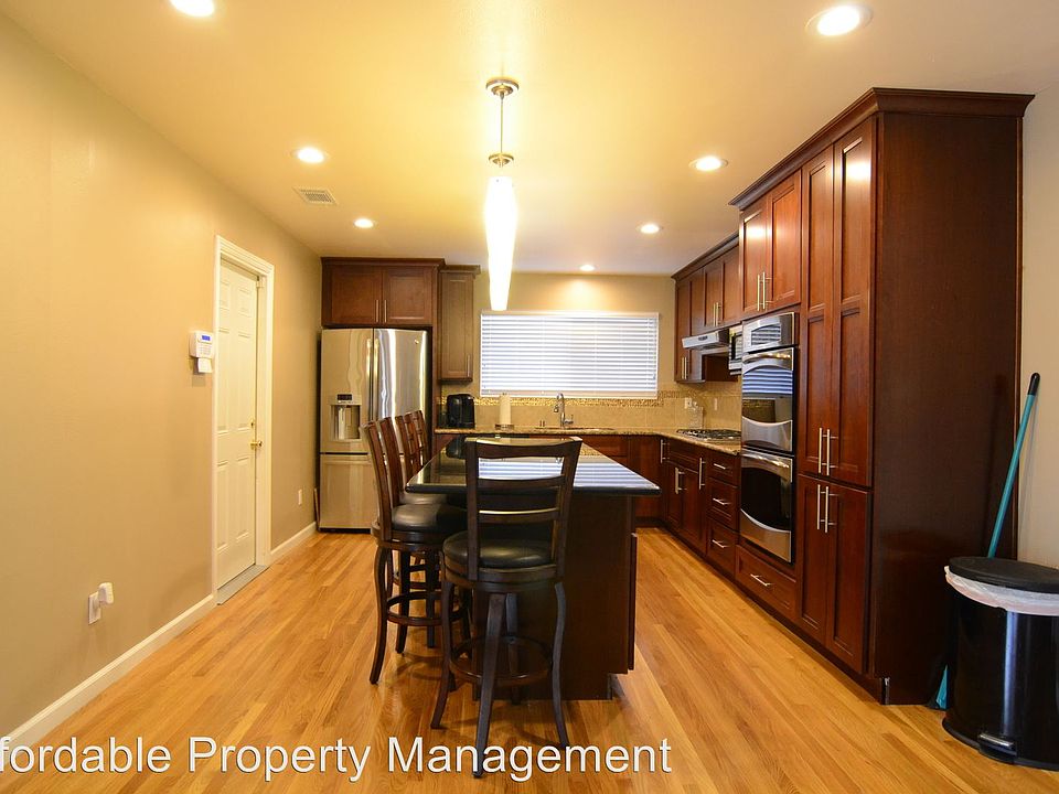 1st image of 615 Woodland Ave