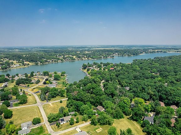 4th image of 621 Lake Summerset Rd