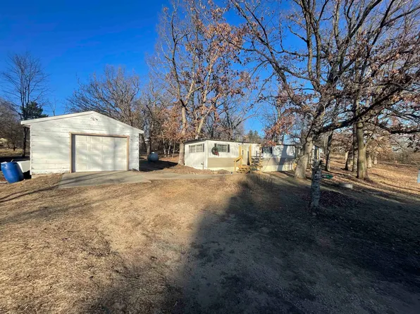 W8269 Pleasant View Ln, Wautoma, WI 54982