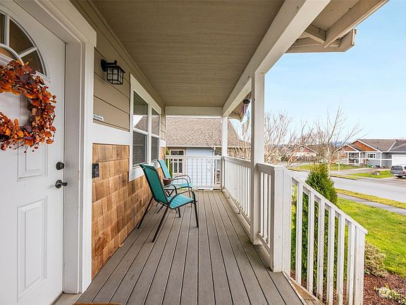3rd image of 28532 74th Drive NW