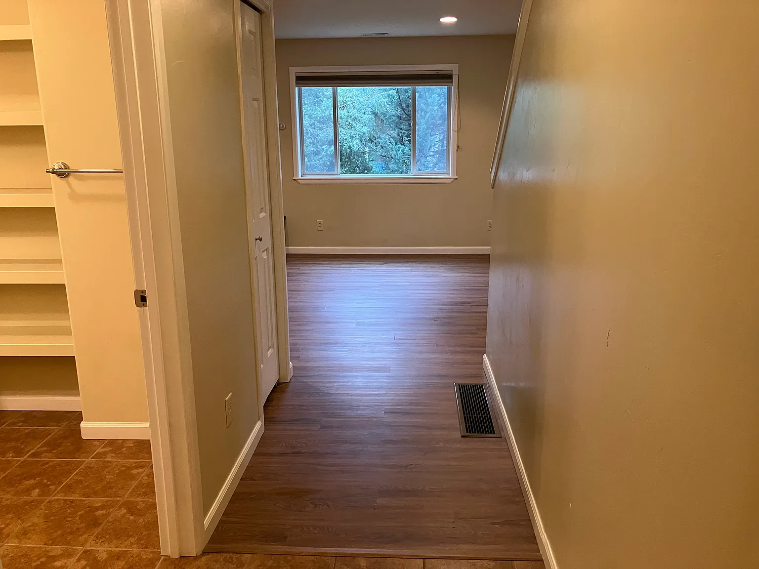 3 bed, 2.5 bath, 1689 sqft, $2,500 — Photo 3