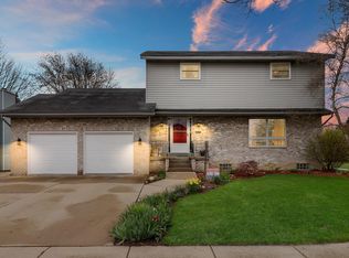 5807 81st St, Kenosha, WI 53142