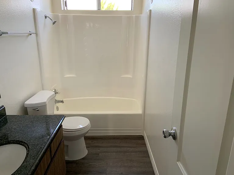 1675 Chapel Dr — Photo 28