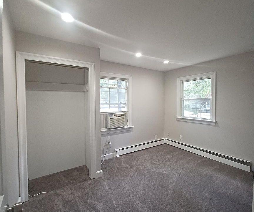 2nd image of 663 Erica Rd