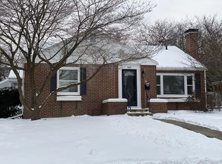 909 W White St, Champaign, IL 61821