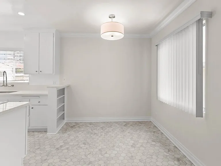 1219 Barry Ave #8 — Photo 4