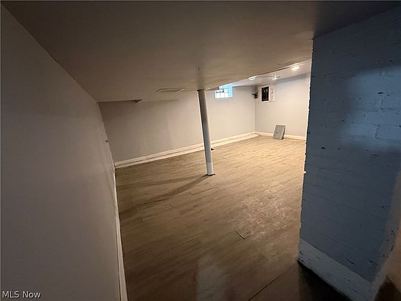 3rd image of 1068 Nela View Rd