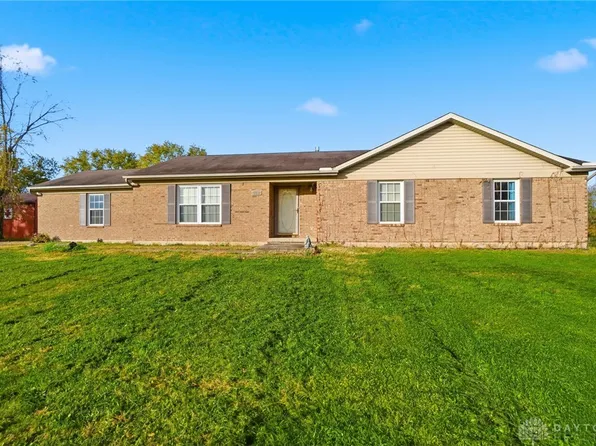 2033 Diamond Mill Rd, Brookville, OH 45309
