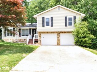 359 Oconee Ln, Lawrenceville, GA 30043