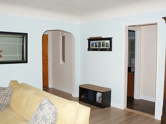 4th image of 1111 Tuxedo South Ave