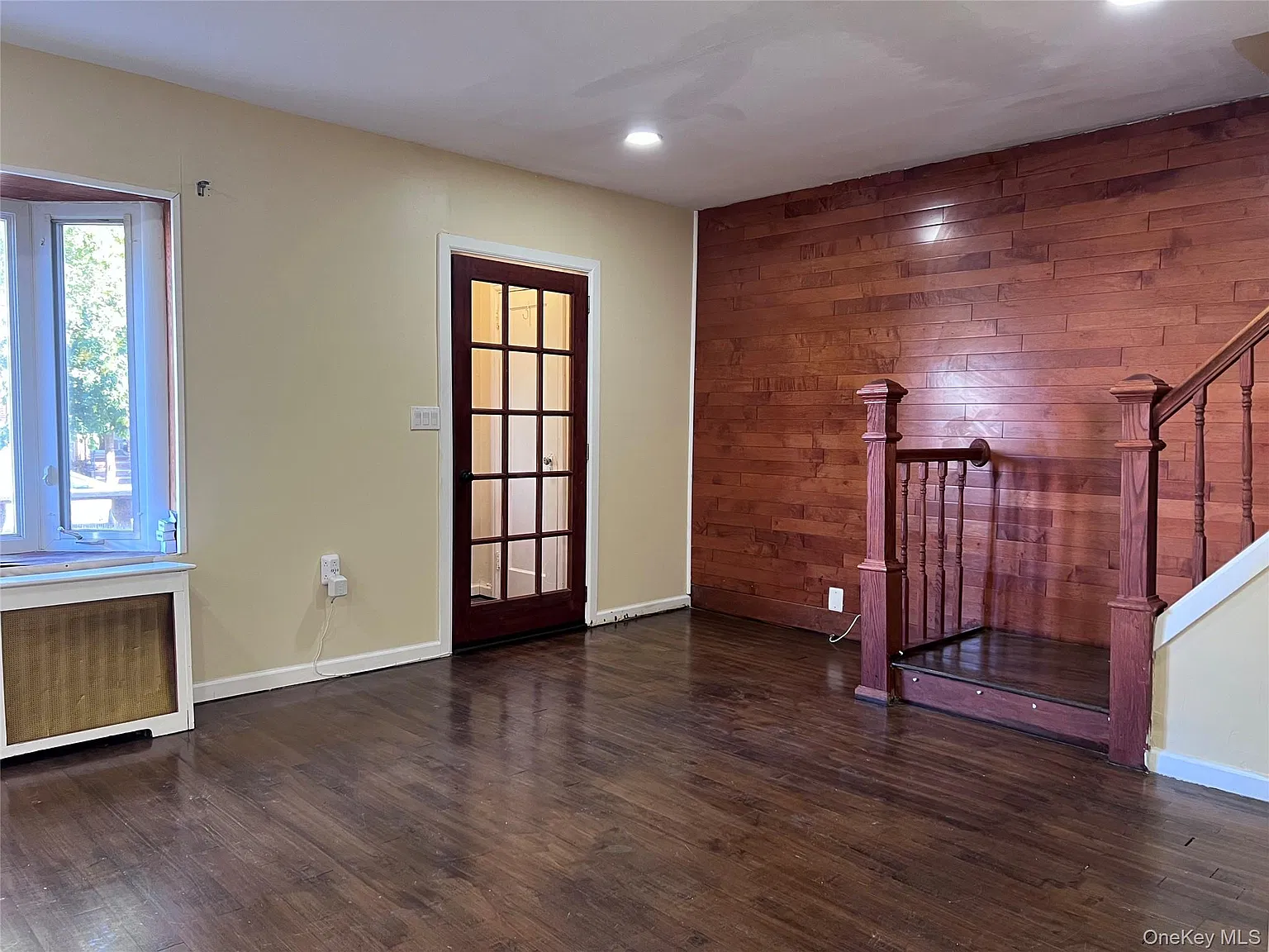 3 bed, 1.0 bath, 1344 sqft, $4,200 — Photo 2