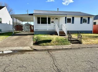 1102 Adrian Ave, Gallipolis, OH 45631