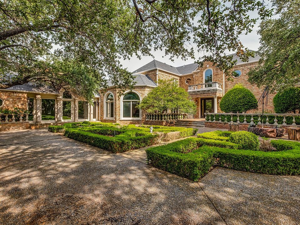 1st image of 15 Stonecourt Dr