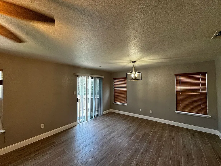 9016 Dublin Grn — Photo 8