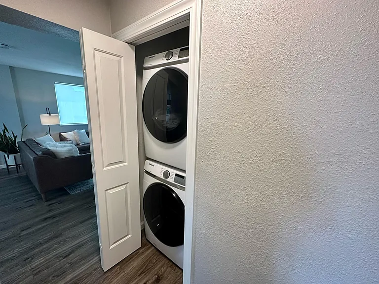 3430 Bellaire St — Photo 12