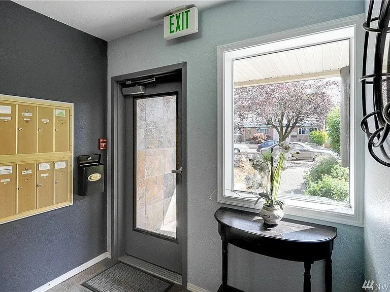 1124 N 92nd St #205 — Photo 3