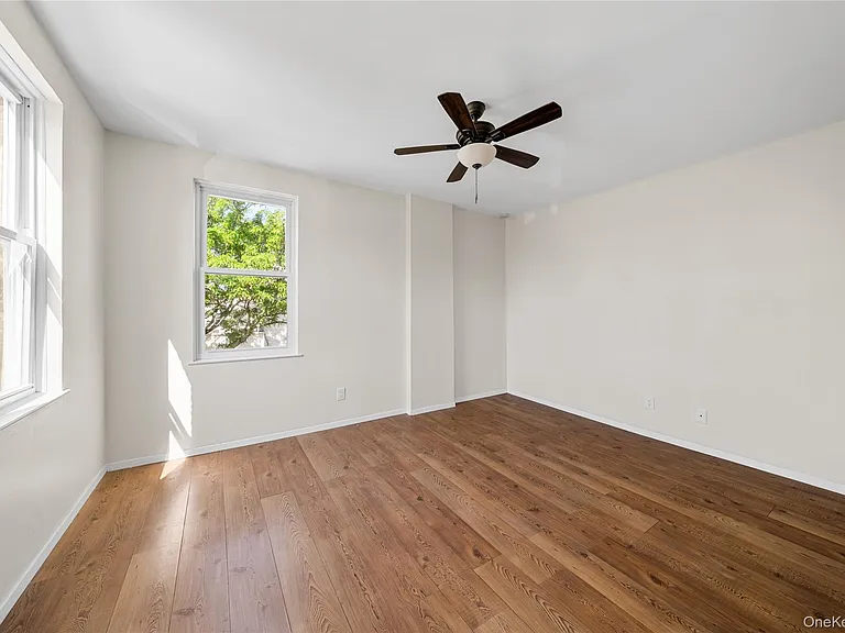 402 Jericho Tpke #1 — Photo 10