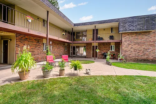 Waverly House Apartments Photo 1