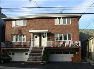 213 Washington Pl, Cliffside Park, NJ 07010