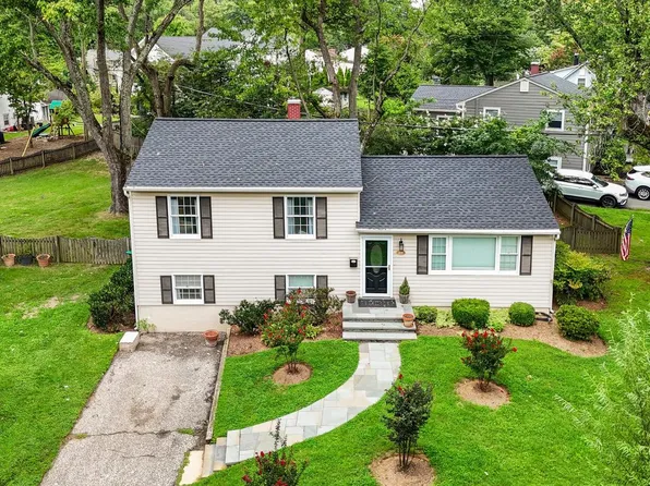 200 Hollyberry Rd, Severna Park, MD 21146